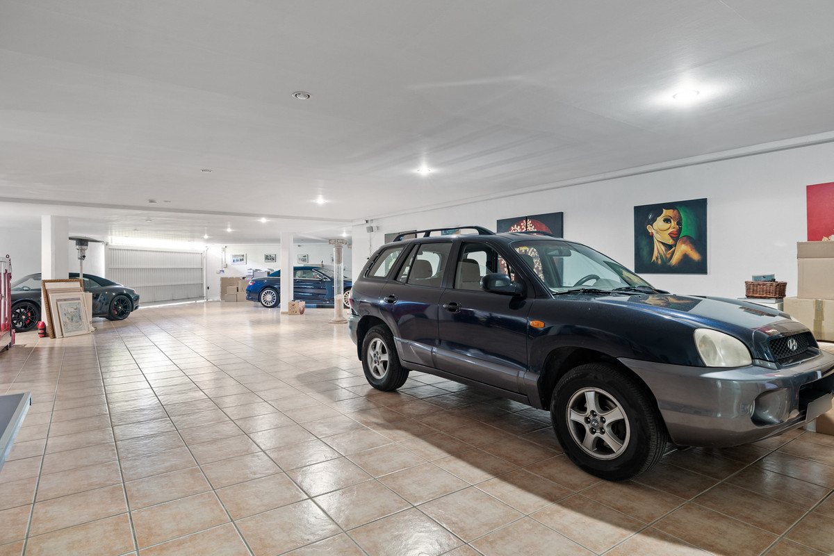 Se vende Villa - Chalet de 6 dormitorios en Costa Del Sol, Málaga, España