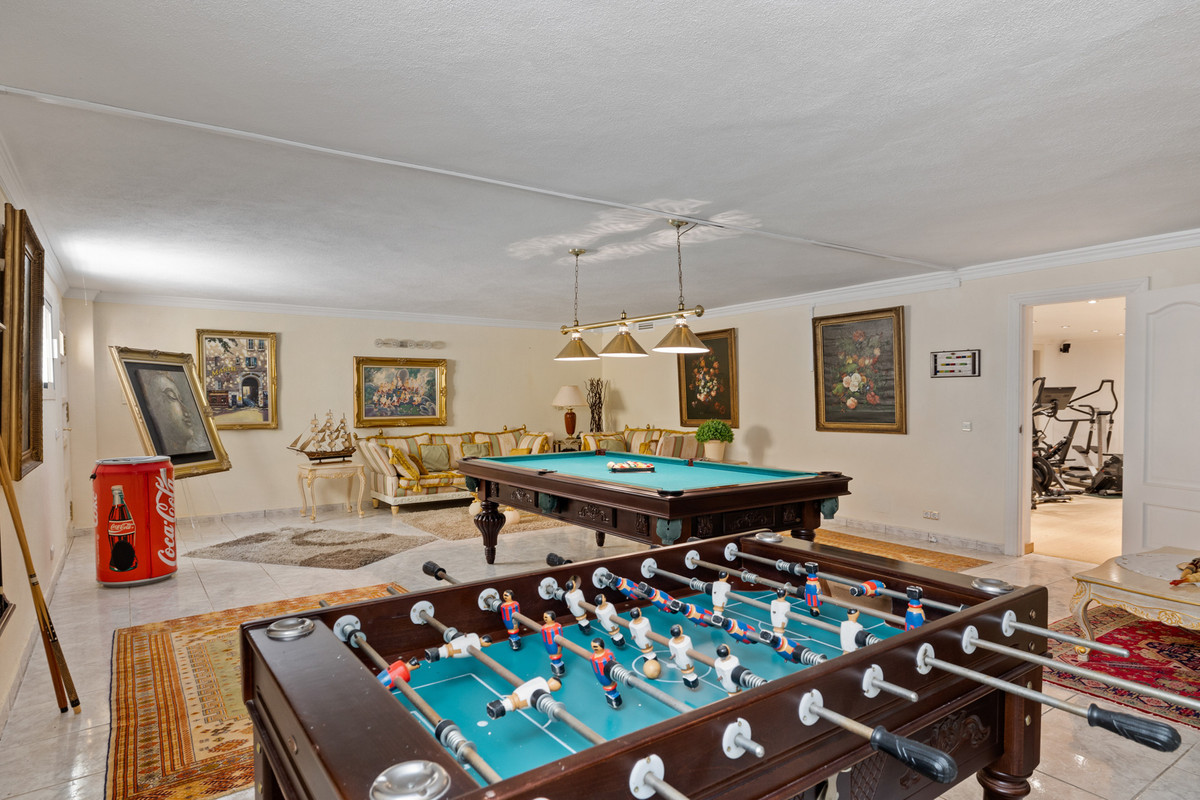Se vende Villa - Chalet de 6 dormitorios en Costa Del Sol, Málaga, España
