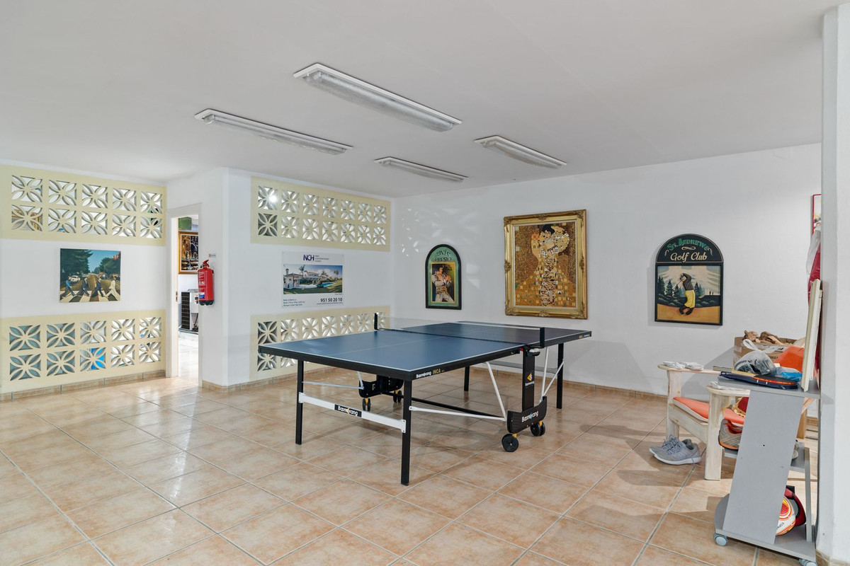 6 Bed Townhouse for sale in Nueva Andalucía Costa Del Sol, Málaga, Spain