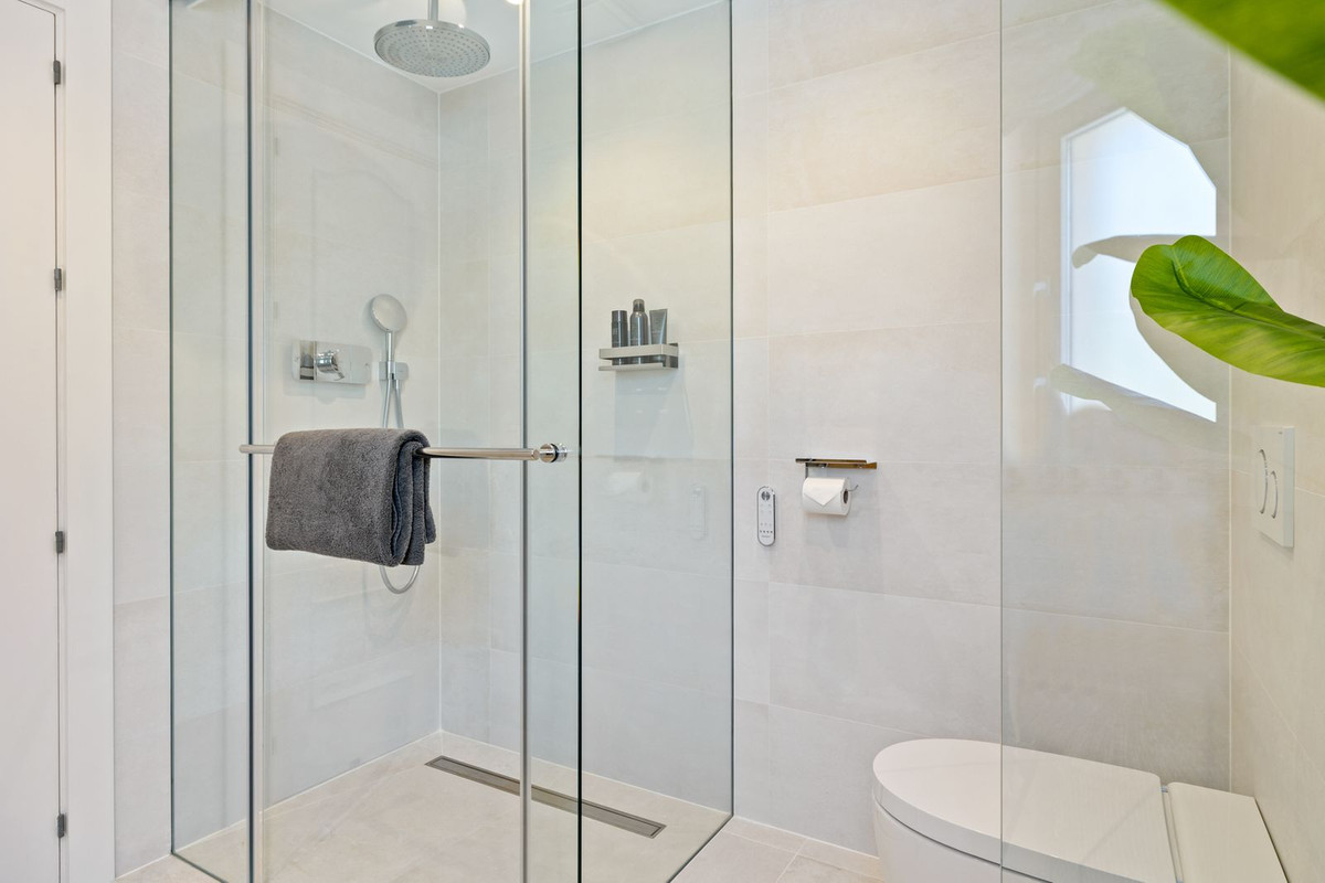 6 Bed Townhouse for sale in Nueva Andalucía Costa Del Sol, Málaga, Spain