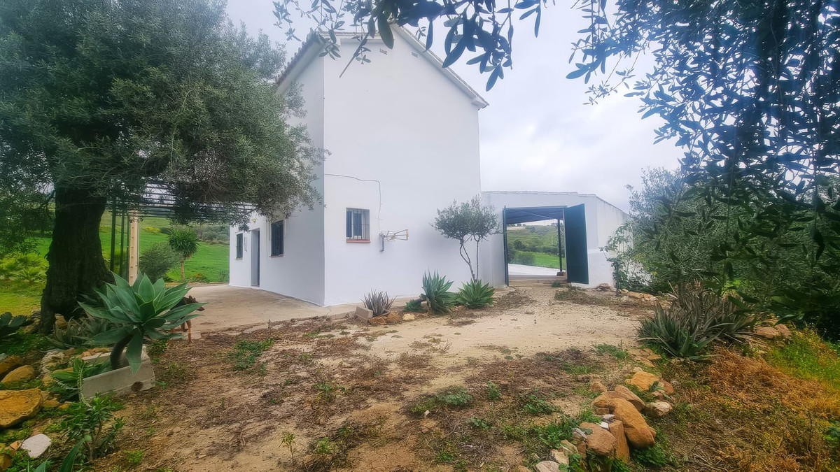 Se vende Finca - Cortijo de 2 dormitorios en Costa Del Sol, Málaga, España