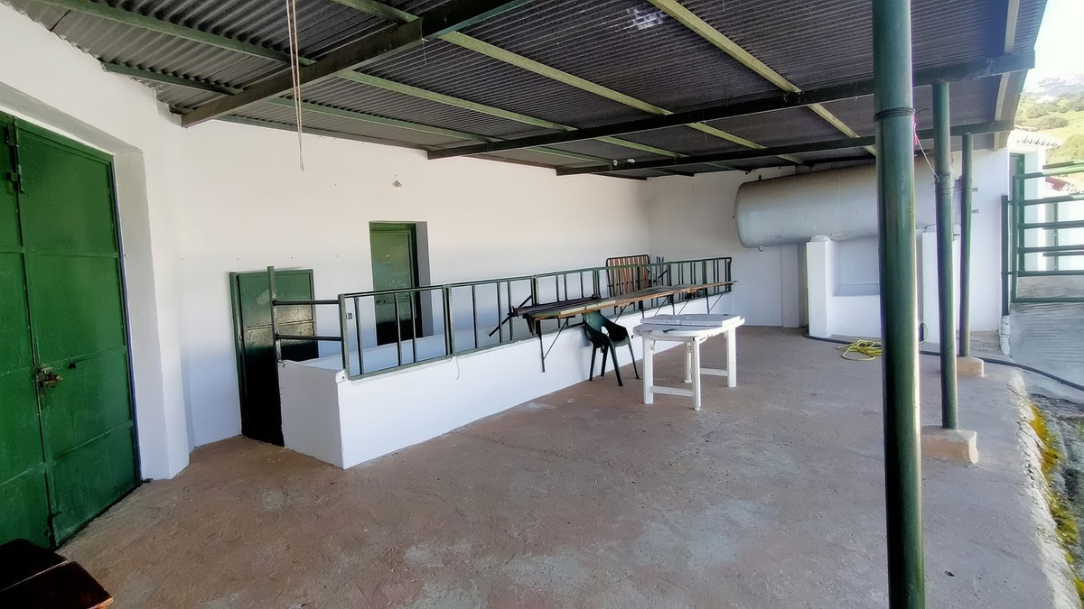 Se vende Finca - Cortijo de 2 dormitorios en Costa Del Sol, Málaga, España