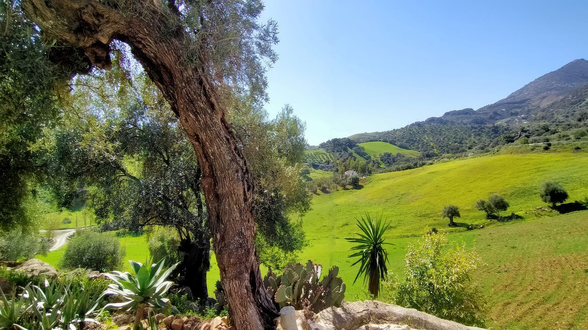 Se vende Finca - Cortijo de 2 dormitorios en Costa Del Sol, Málaga, España