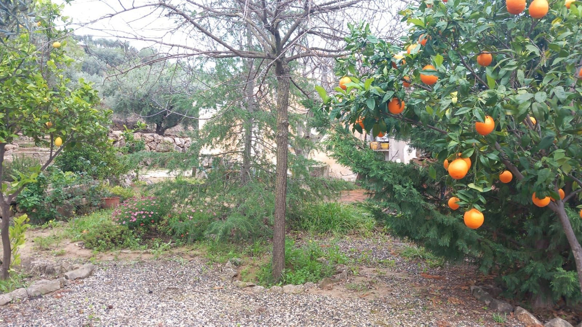 Se vende Finca - Cortijo de 3 dormitorios en Costa Del Sol East, Málaga, España