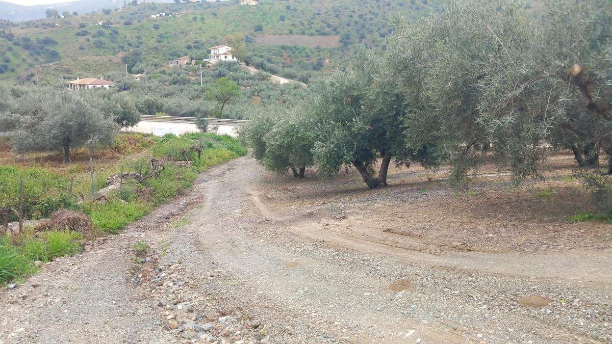 Se vende Finca - Cortijo de 3 dormitorios en Costa Del Sol East, Málaga, España