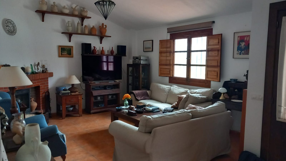 Se vende Finca - Cortijo de 3 dormitorios en Costa Del Sol East, Málaga, España