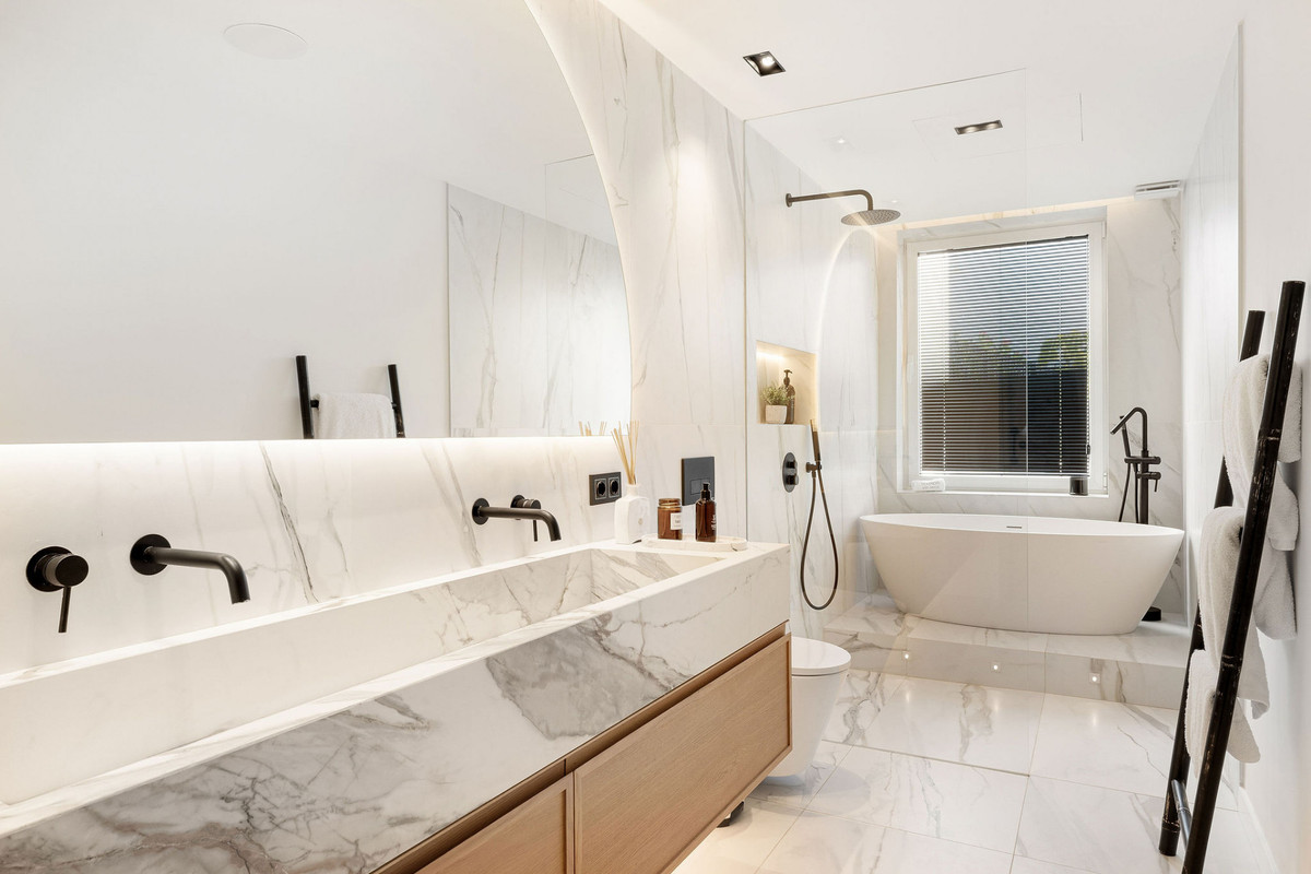 4 Bed Townhouse for sale in The Golden Mile Costa Del Sol, Málaga, Spain
