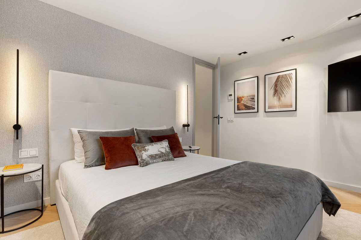 4 Bed Townhouse for sale in The Golden Mile Costa Del Sol, Málaga, Spain