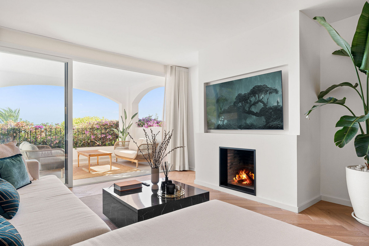 4 Bed Townhouse for sale in The Golden Mile Costa Del Sol, Málaga, Spain