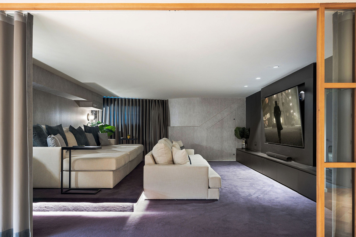 4 Bed Townhouse for sale in The Golden Mile Costa Del Sol, Málaga, Spain