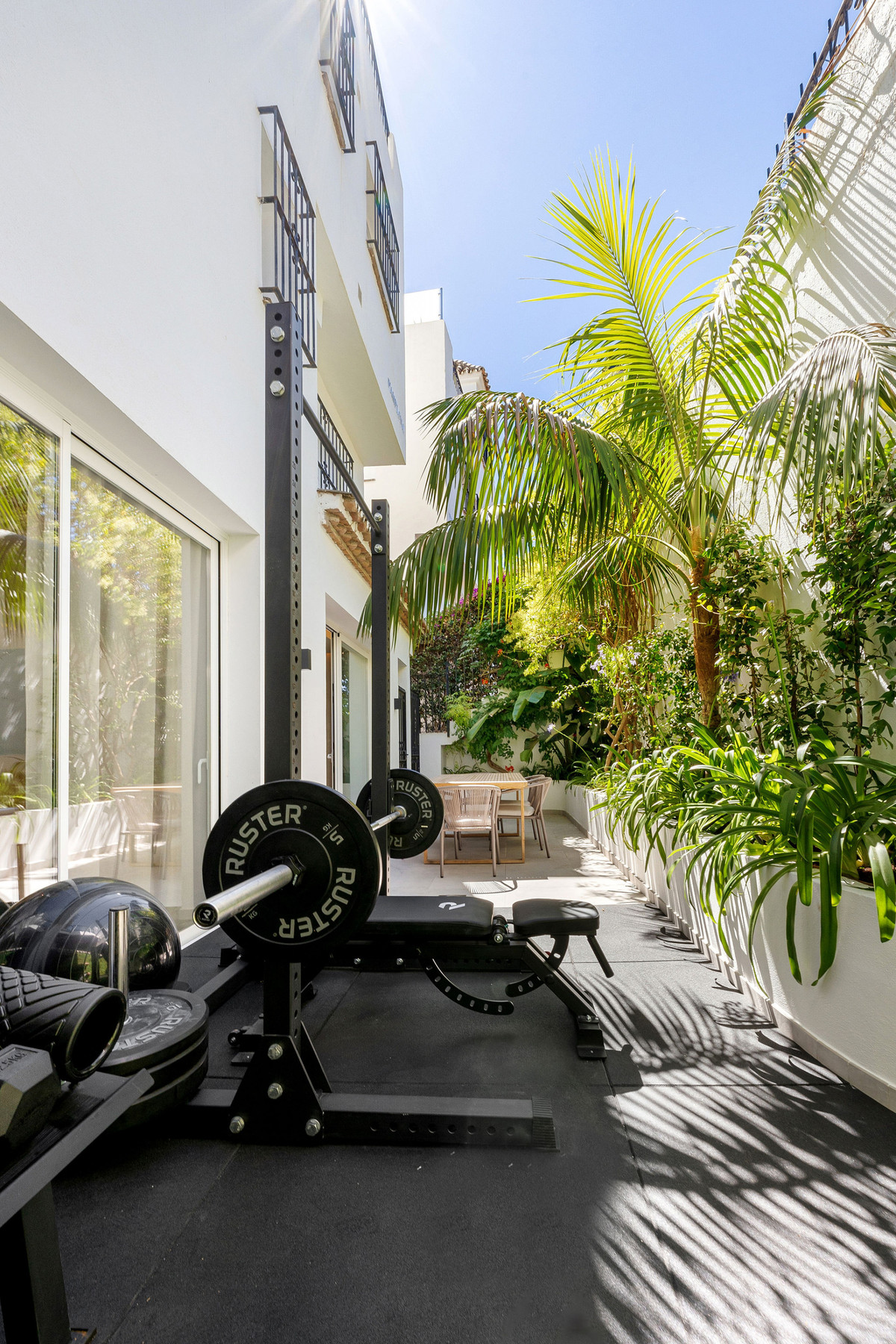 4 Bed Townhouse for sale in The Golden Mile Costa Del Sol, Málaga, Spain