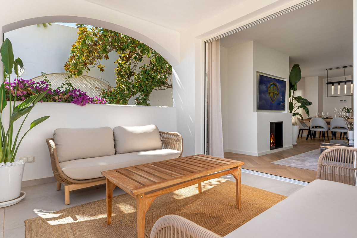 4 Bed Townhouse for sale in The Golden Mile Costa Del Sol, Málaga, Spain