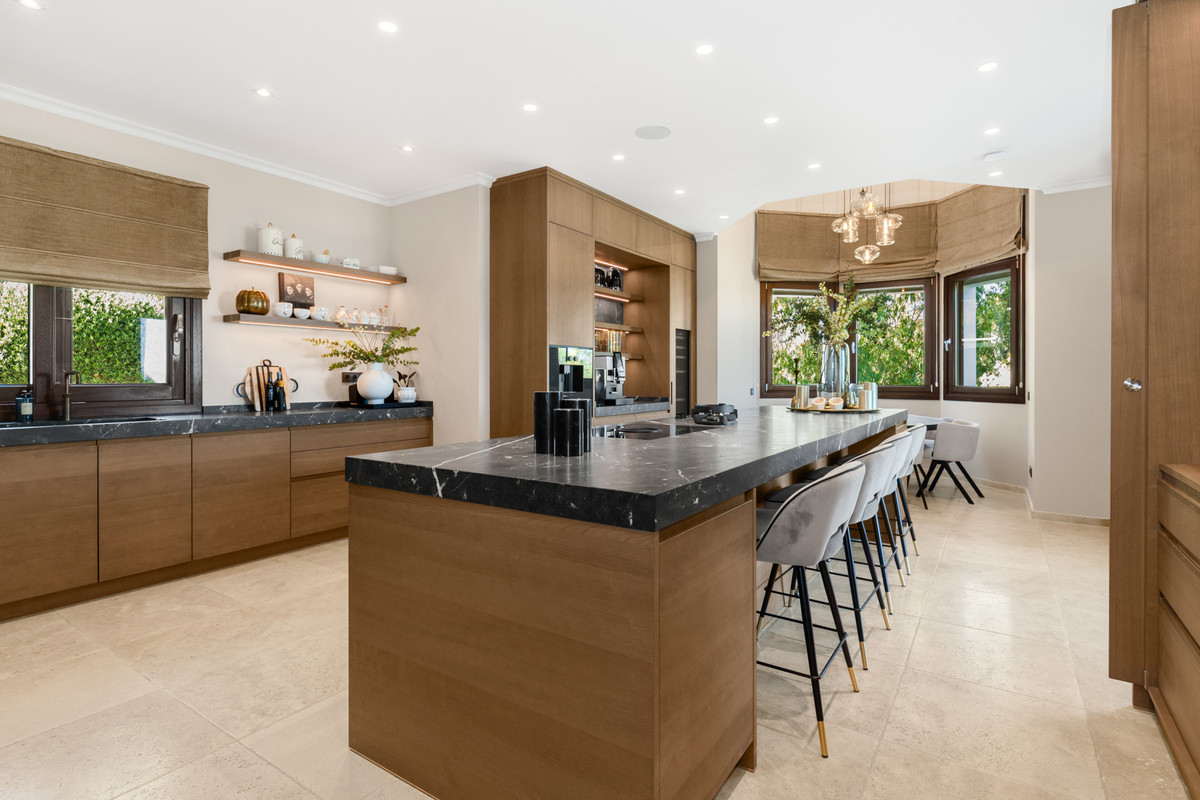 Se vende Villa - Chalet de 7 dormitorios en Costa Del Sol, Málaga, España