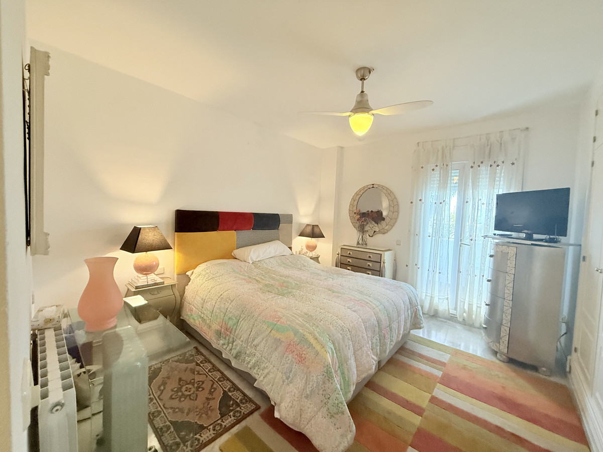 4 Bed Apartment for sale in The Golden Mile Costa Del Sol, Málaga, Spain