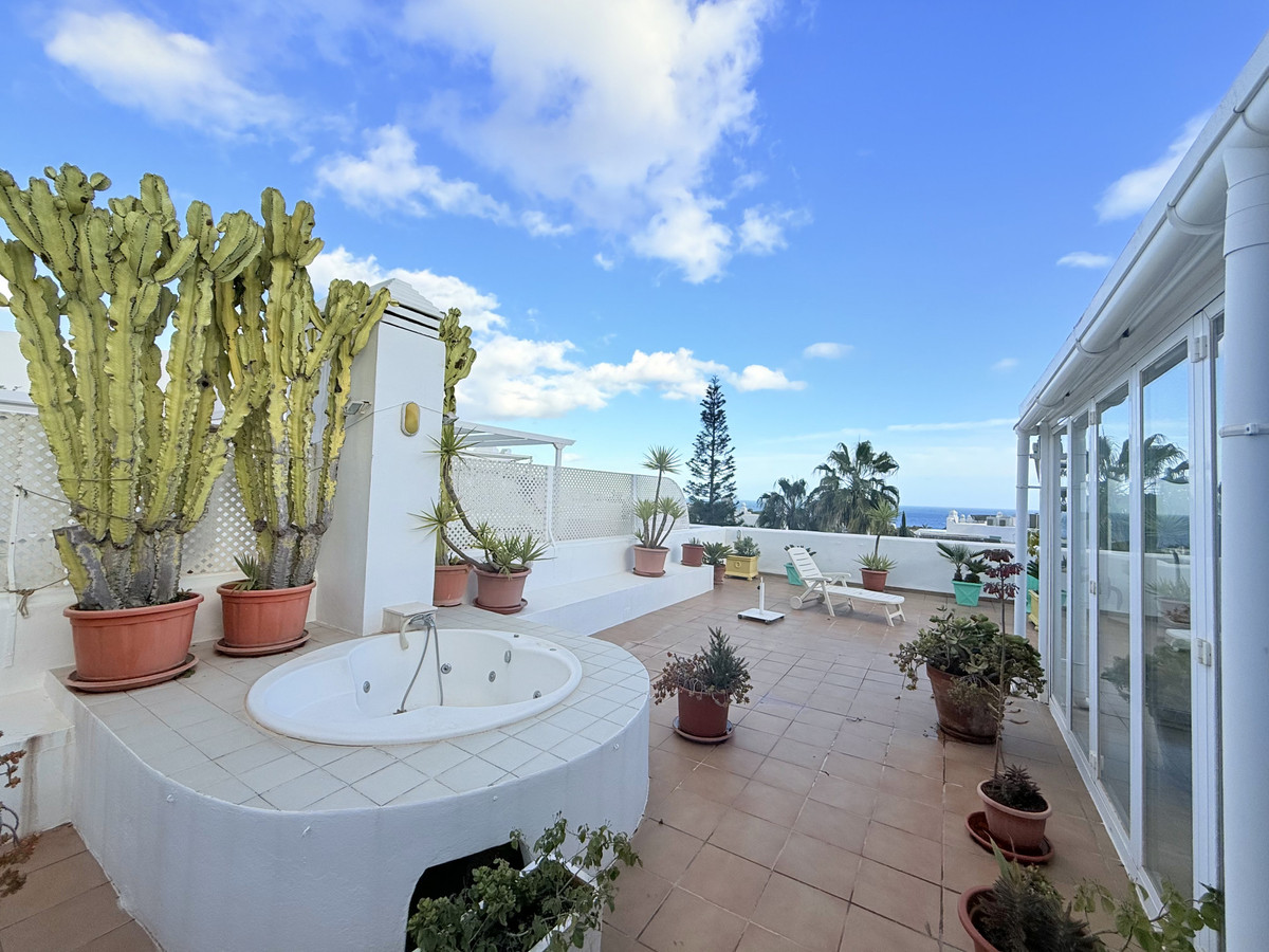 4 Bed Apartment for sale in The Golden Mile Costa Del Sol, Málaga, Spain