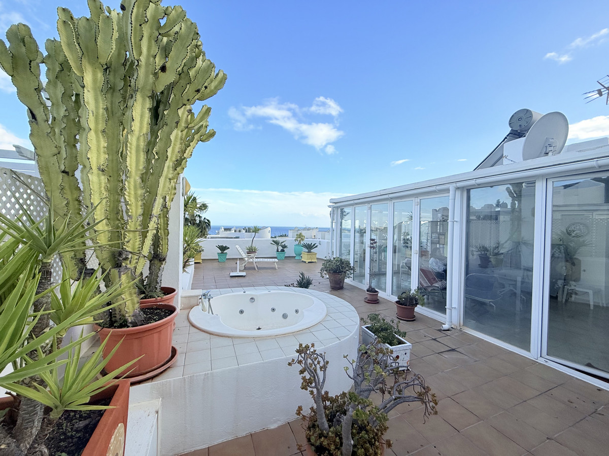4 Bed Apartment for sale in The Golden Mile Costa Del Sol, Málaga, Spain