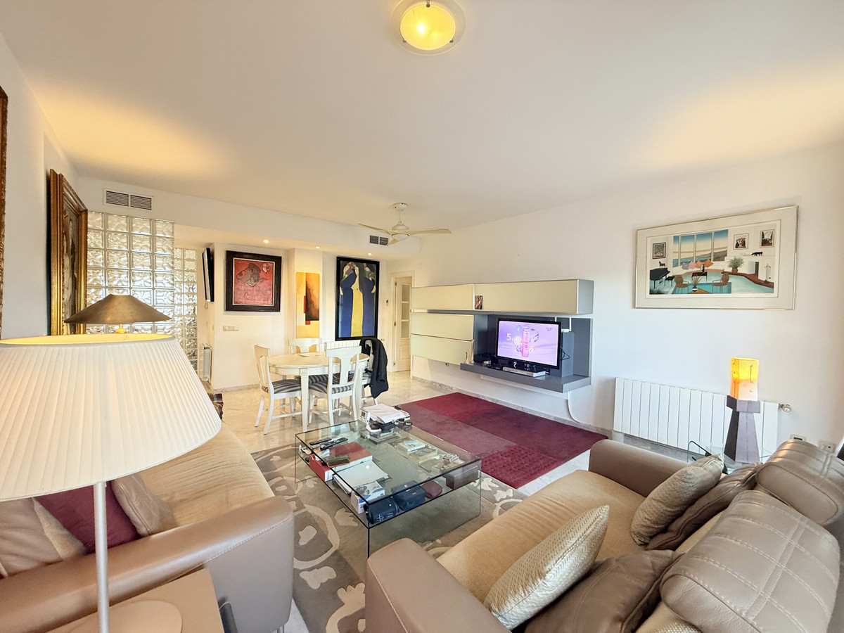 4 Bed Apartment for sale in The Golden Mile Costa Del Sol, Málaga, Spain