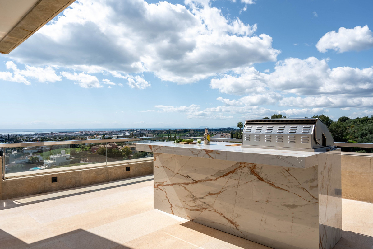 3 Bed Apartment for sale in Nueva Andalucía Costa Del Sol, Málaga, Spain