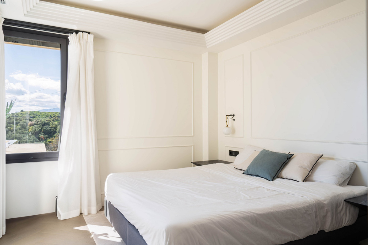 3 Bed Apartment for sale in Nueva Andalucía Costa Del Sol, Málaga, Spain
