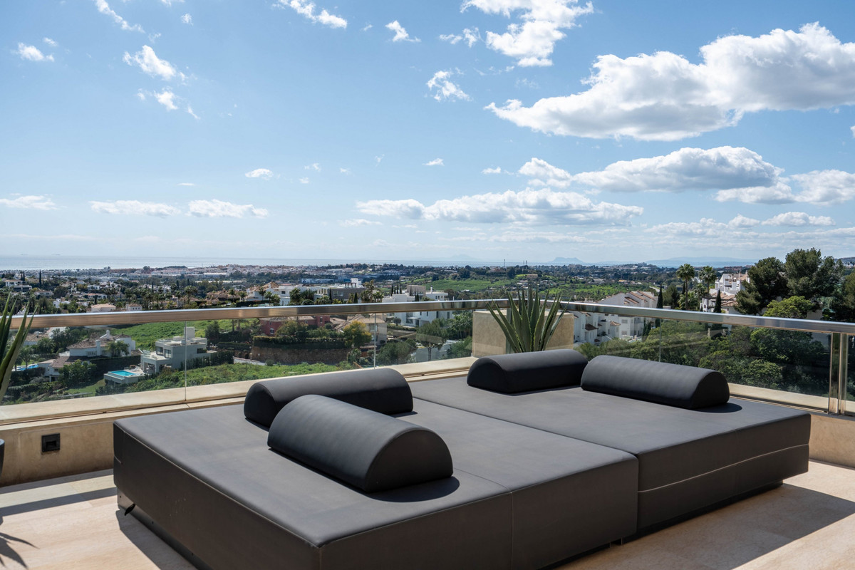 3 Bed Apartment for sale in Nueva Andalucía Costa Del Sol, Málaga, Spain