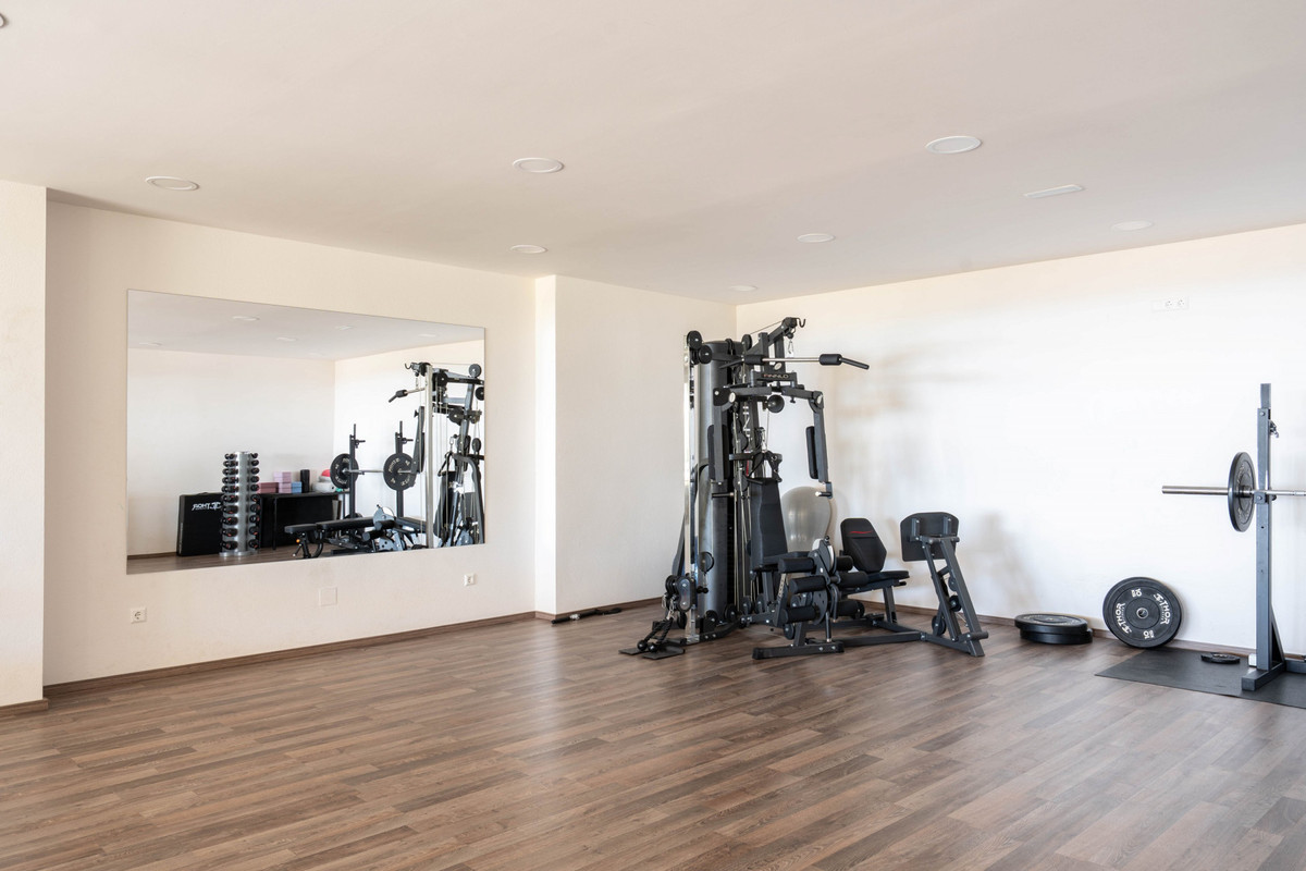 3 Bed Apartment for sale in Nueva Andalucía Costa Del Sol, Málaga, Spain