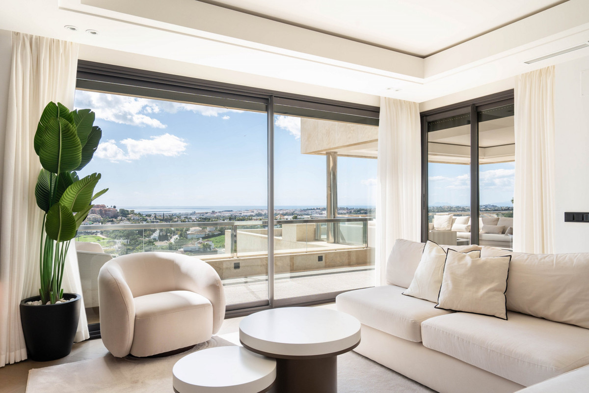 3 Bed Apartment for sale in Nueva Andalucía Costa Del Sol, Málaga, Spain