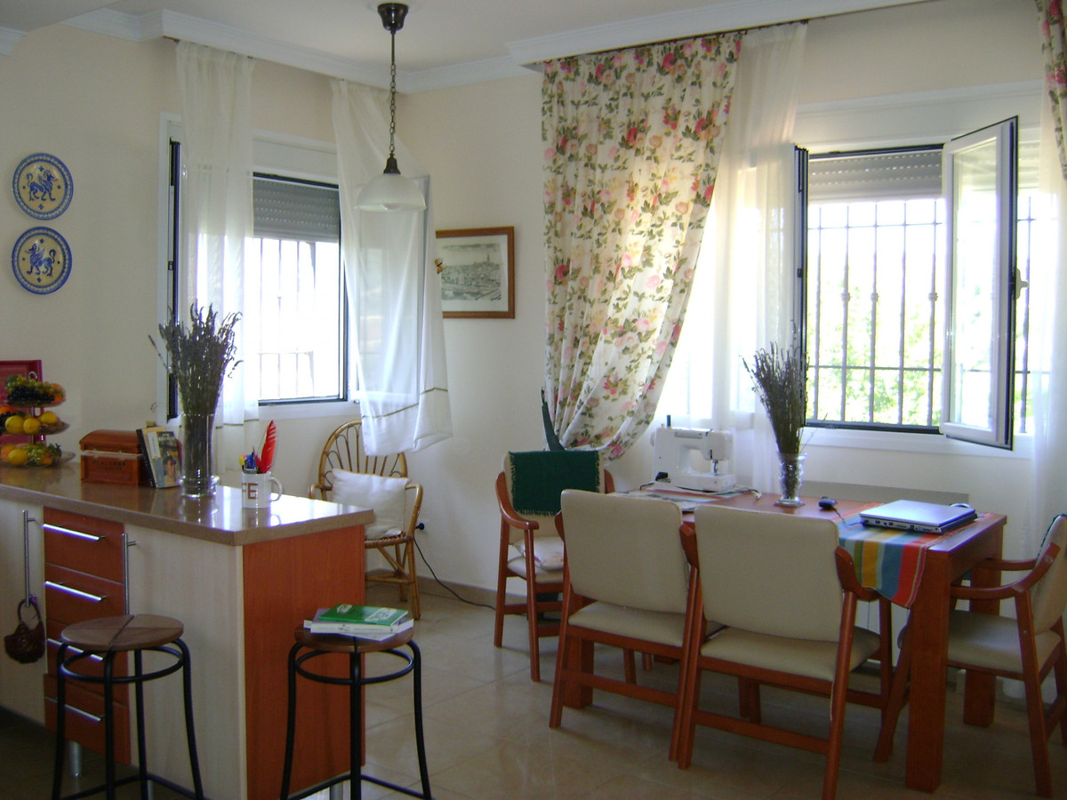 Se vende Villa - Chalet de 3 dormitorios en Costa Del Sol, Málaga, España