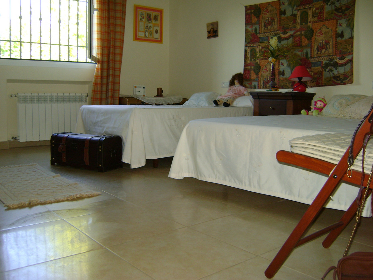 Se vende Villa - Chalet de 3 dormitorios en Costa Del Sol, Málaga, España