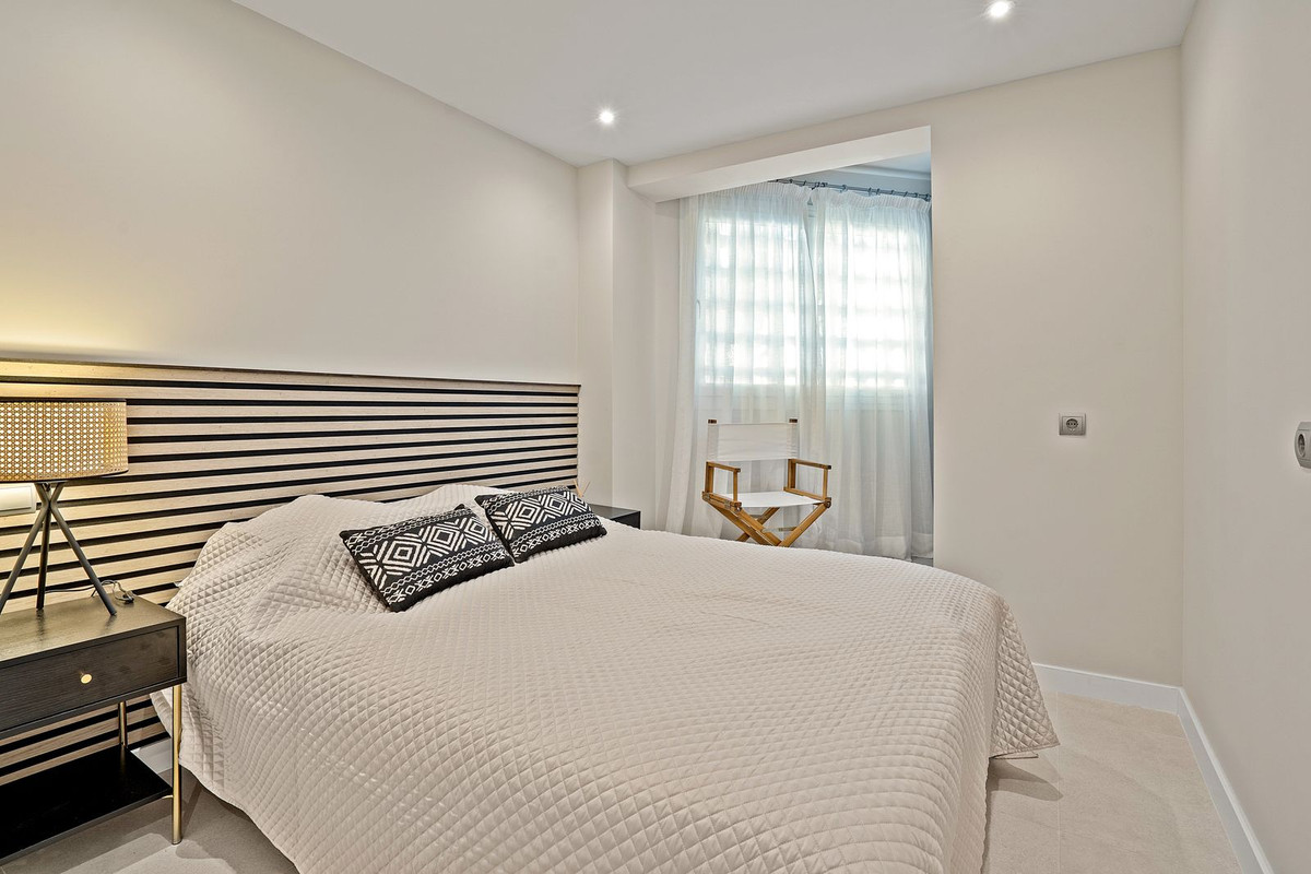 3 Bed Apartment for sale in Nueva Andalucía Costa Del Sol, Málaga, Spain