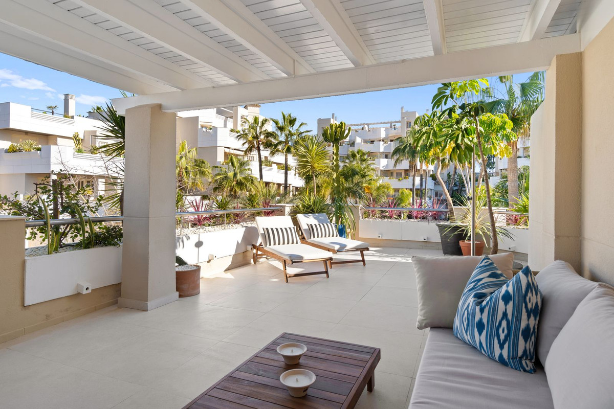 3 Bed Apartment for sale in Nueva Andalucía Costa Del Sol, Málaga, Spain
