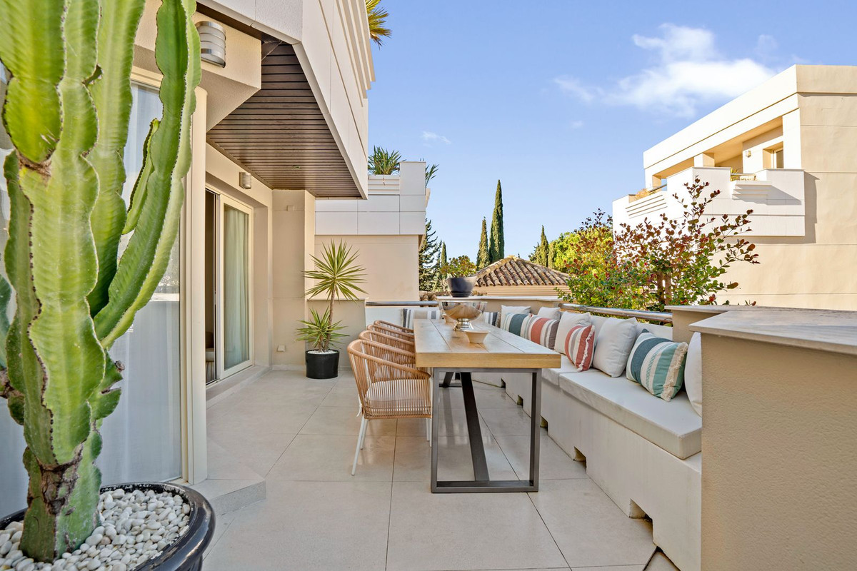 3 Bed Apartment for sale in Nueva Andalucía Costa Del Sol, Málaga, Spain