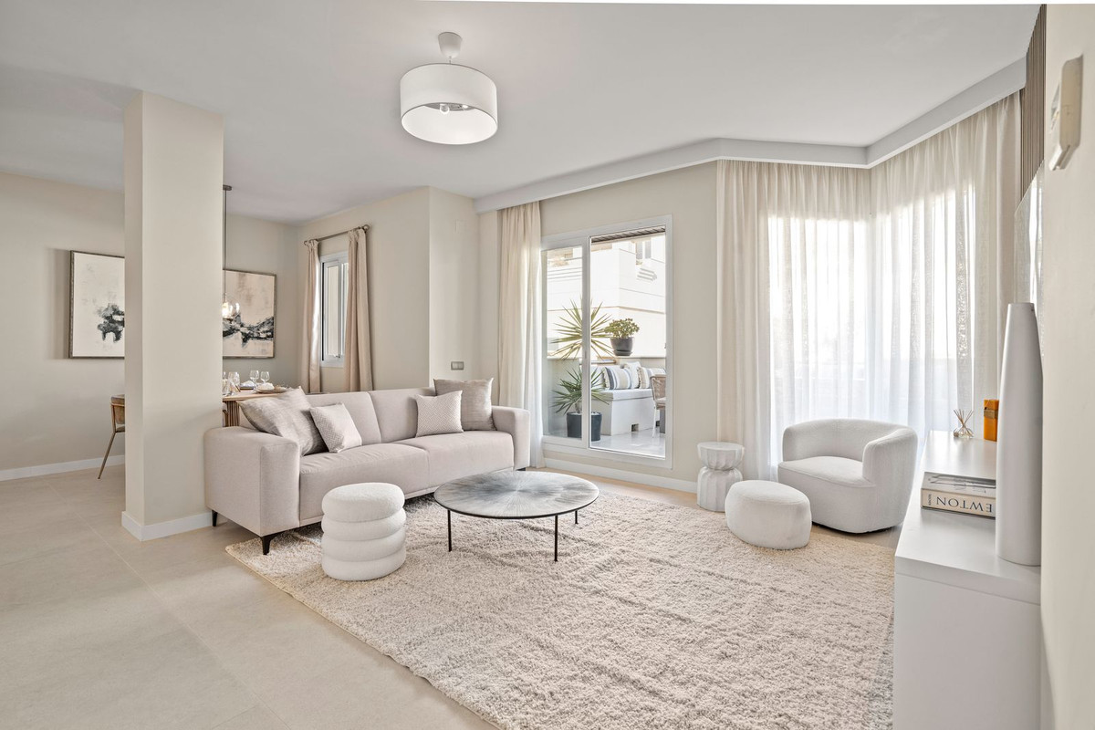 3 Bed Apartment for sale in Nueva Andalucía Costa Del Sol, Málaga, Spain