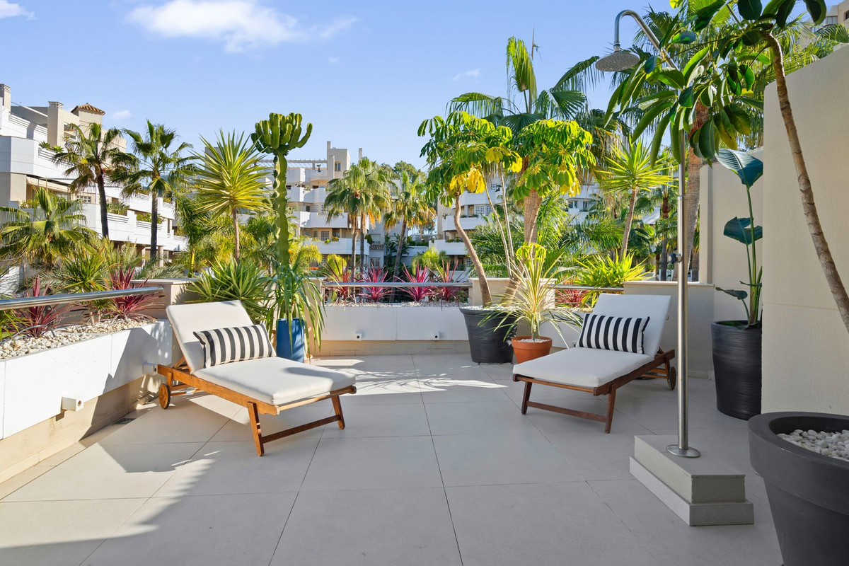 3 Bed Apartment for sale in Nueva Andalucía Costa Del Sol, Málaga, Spain