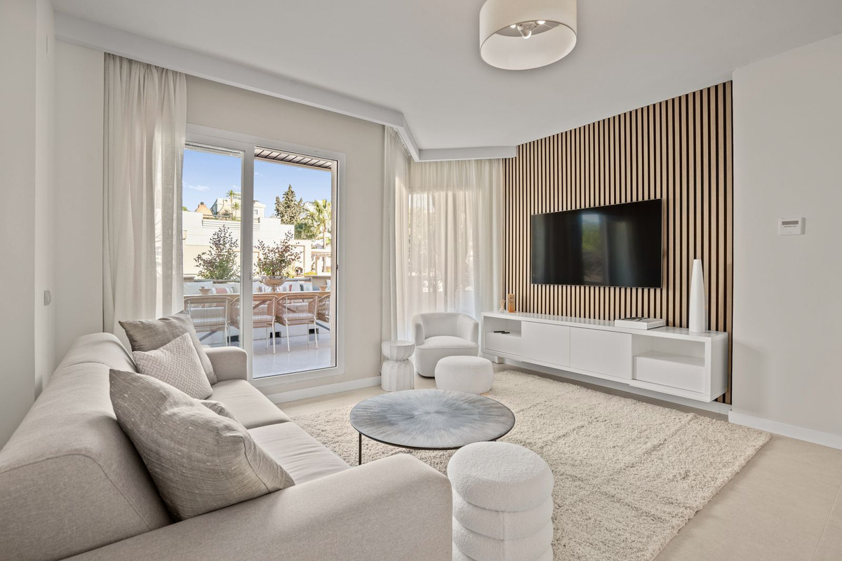 3 Bed Apartment for sale in Nueva Andalucía Costa Del Sol, Málaga, Spain