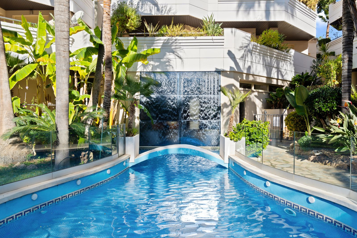 3 Bed Apartment for sale in Nueva Andalucía Costa Del Sol, Málaga, Spain