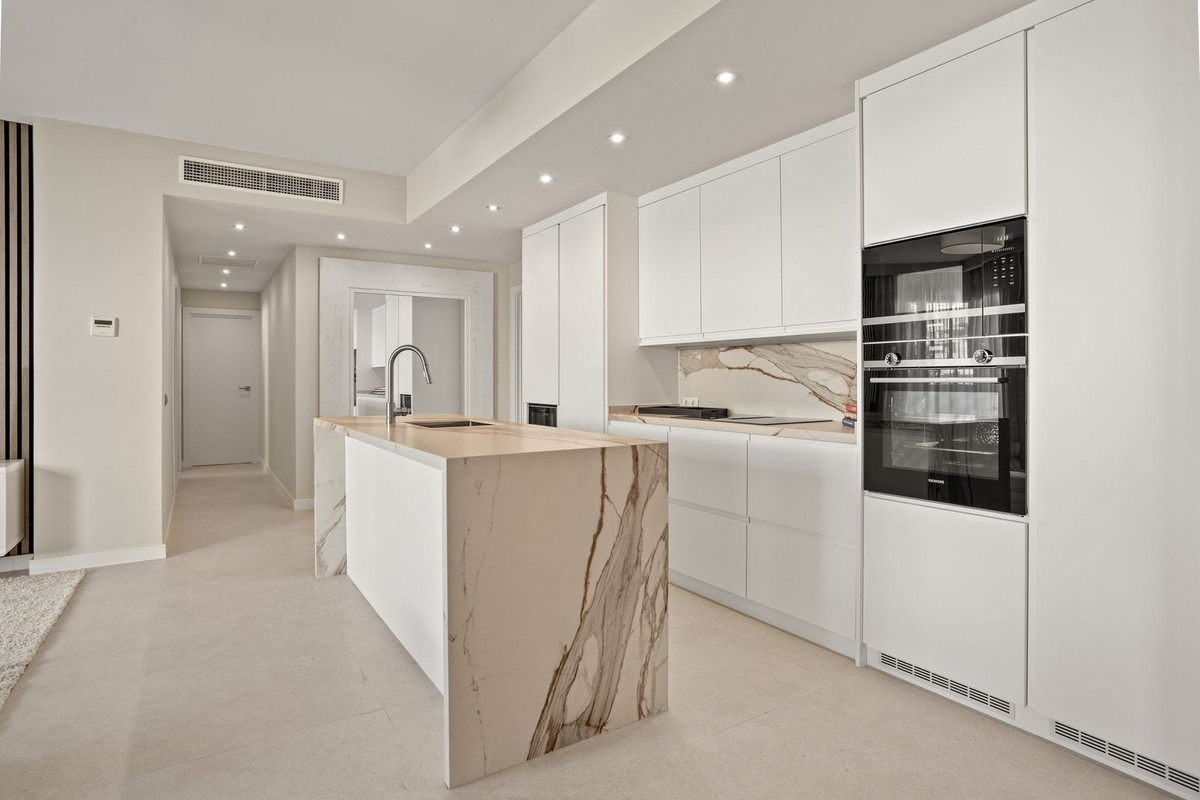 3 Bed Apartment for sale in Nueva Andalucía Costa Del Sol, Málaga, Spain