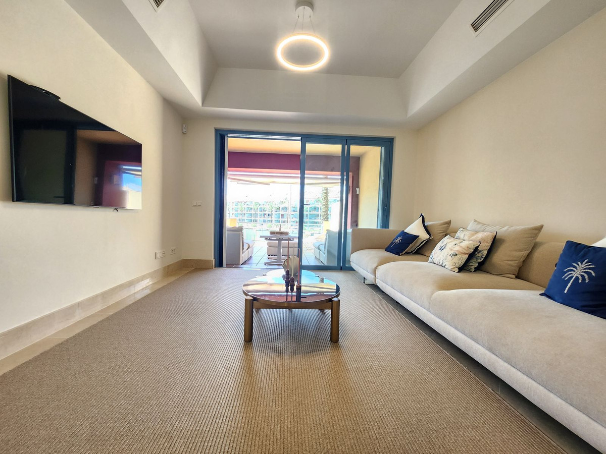 Se vende Apartamento Planta Baja de 2 dormitorios en Costa Del Sol, Cadiz, España