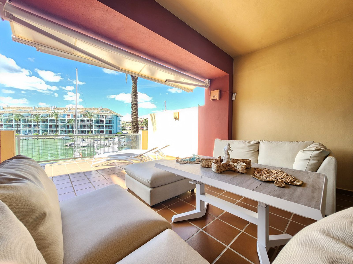 Se vende Apartamento Planta Baja de 2 dormitorios en Costa Del Sol, Cadiz, España