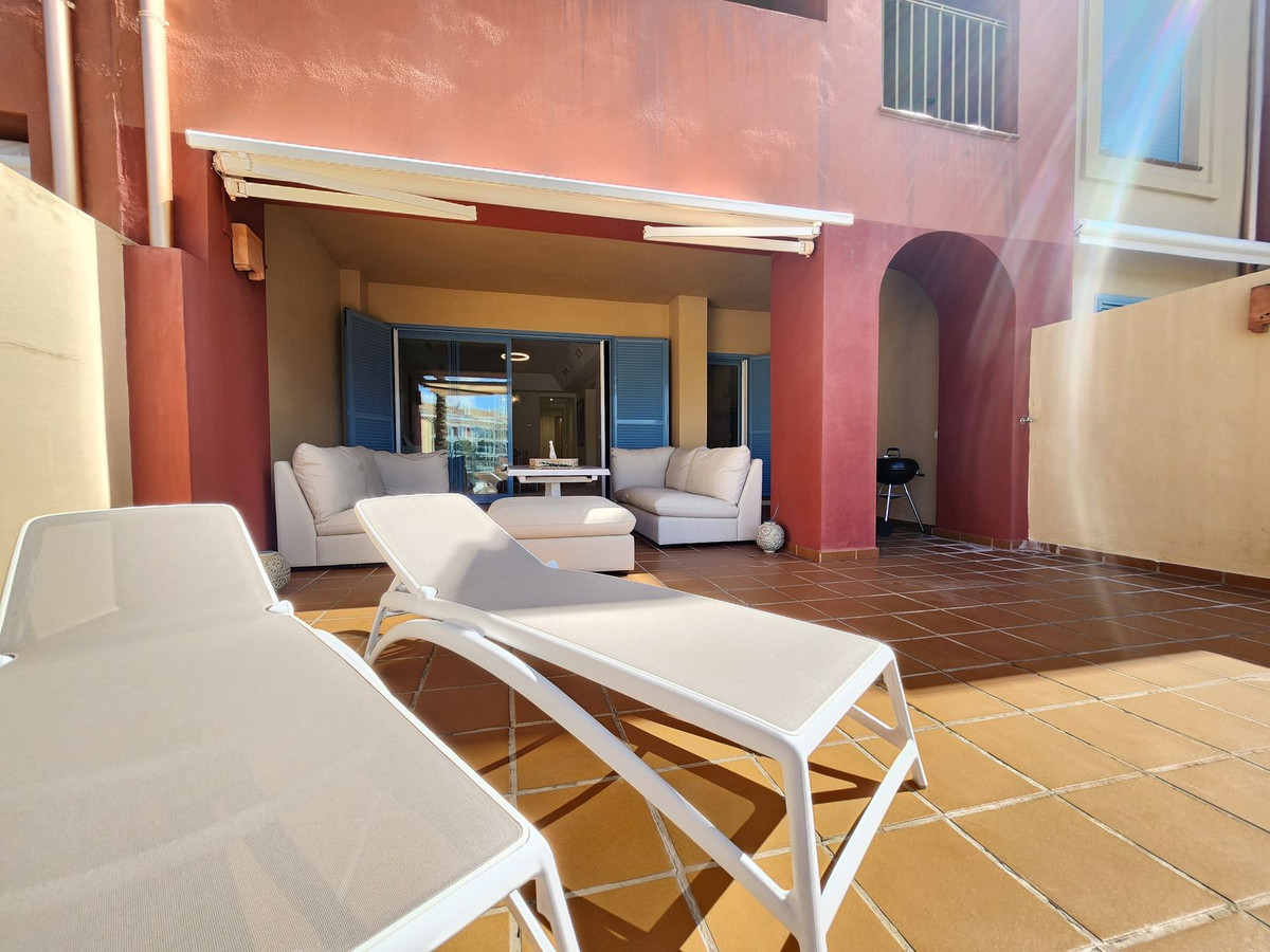 Se vende Apartamento Planta Baja de 2 dormitorios en Costa Del Sol, Cadiz, España