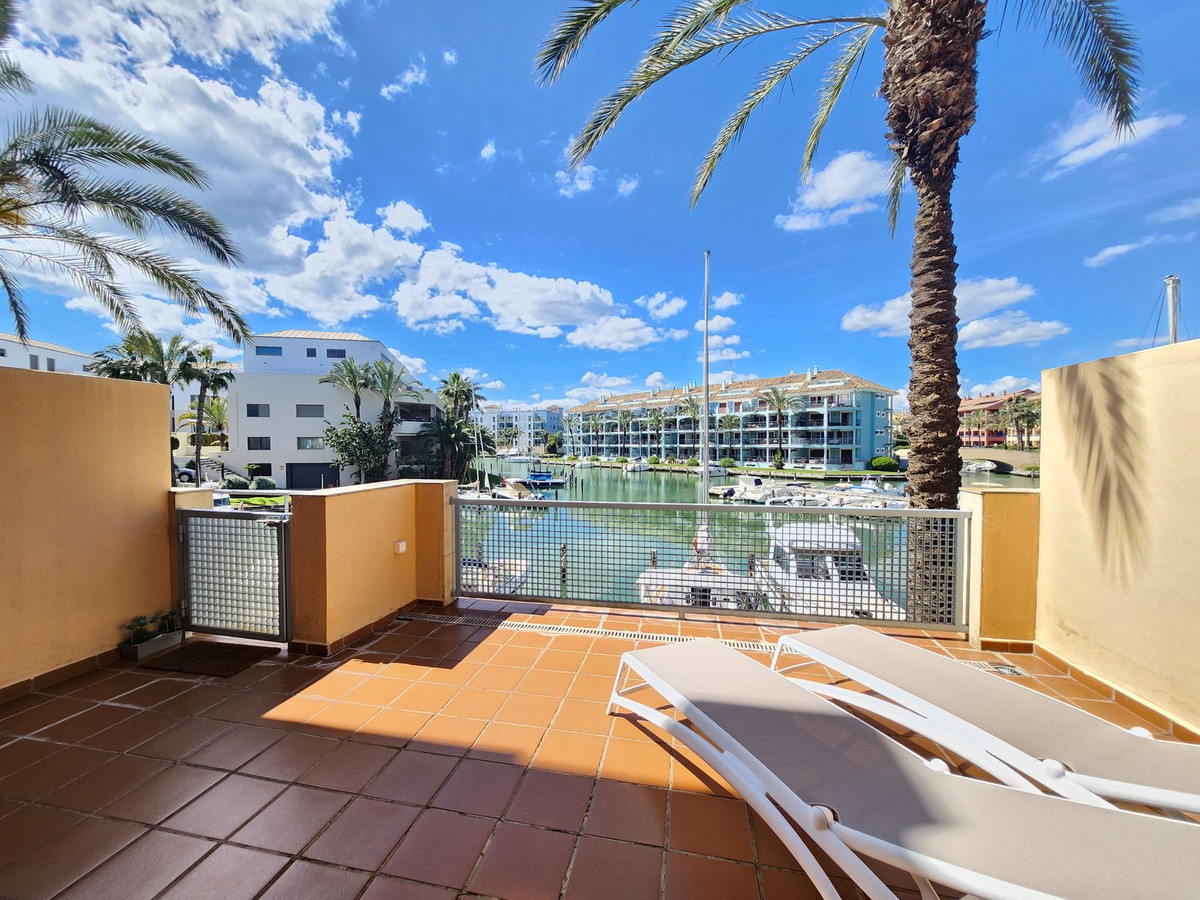 Se vende Apartamento Planta Baja de 2 dormitorios en Costa Del Sol, Cadiz, España