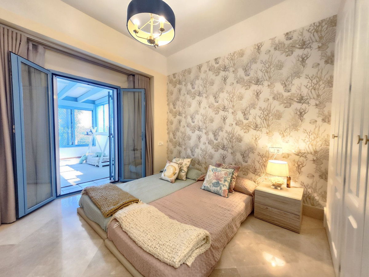 Se vende Apartamento Planta Baja de 2 dormitorios en Costa Del Sol, Cadiz, España