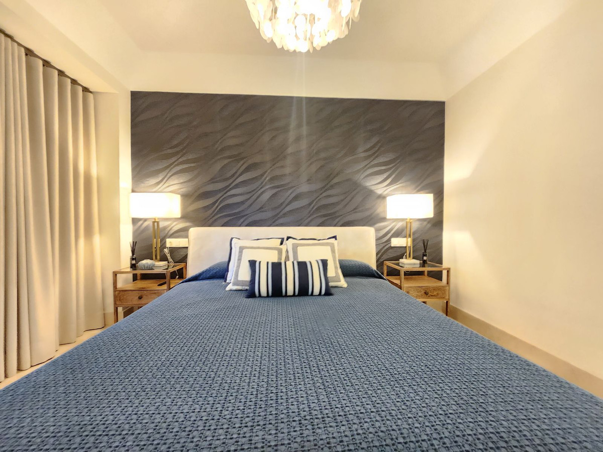 Se vende Apartamento Planta Baja de 2 dormitorios en Costa Del Sol, Cadiz, España
