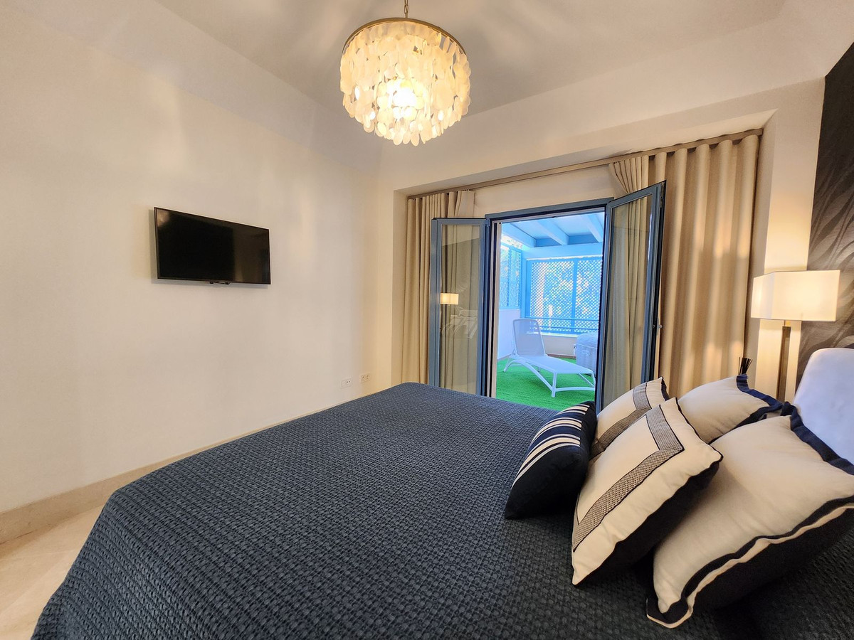 Se vende Apartamento Planta Baja de 2 dormitorios en Costa Del Sol, Cadiz, España