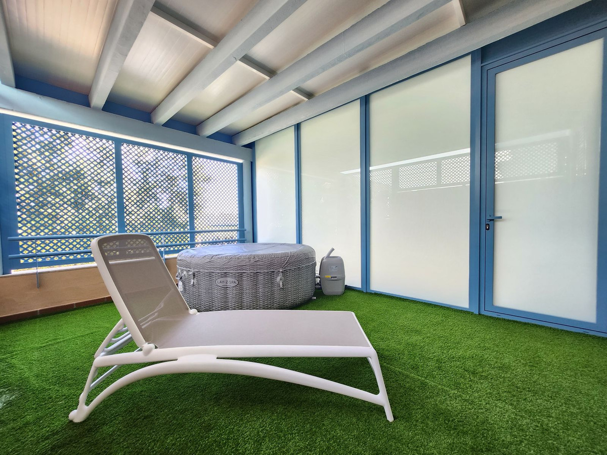 Se vende Apartamento Planta Baja de 2 dormitorios en Costa Del Sol, Cadiz, España