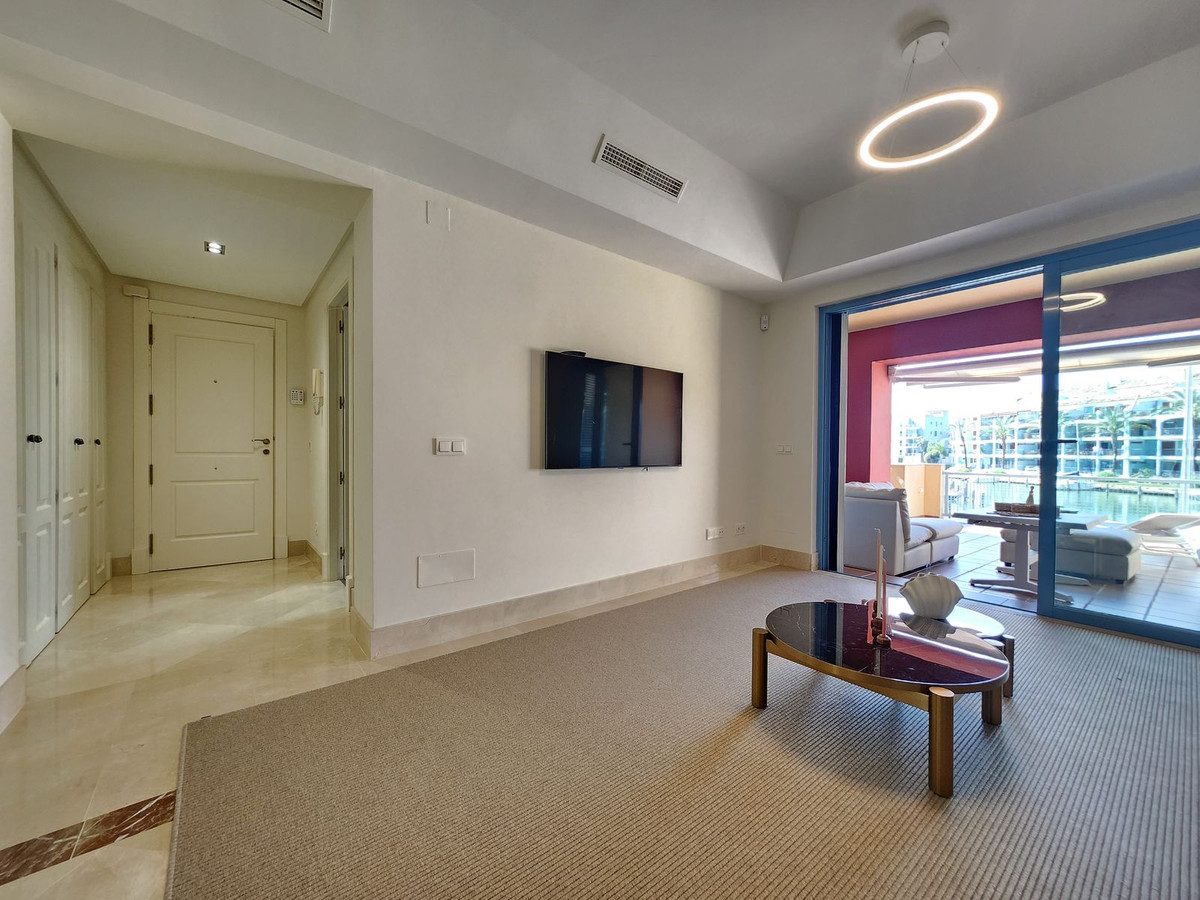 Se vende Apartamento Planta Baja de 2 dormitorios en Costa Del Sol, Cadiz, España