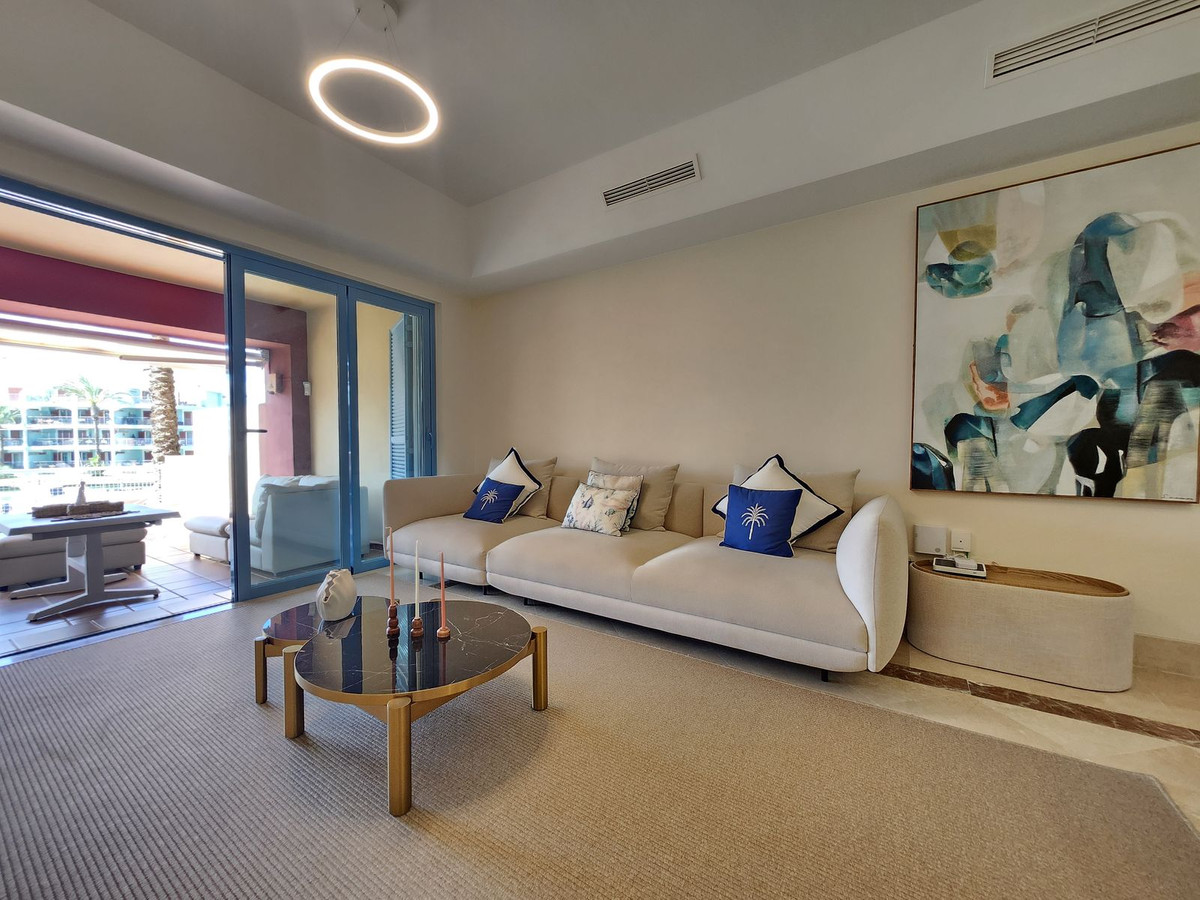 Se vende Apartamento Planta Baja de 2 dormitorios en Costa Del Sol, Cadiz, España