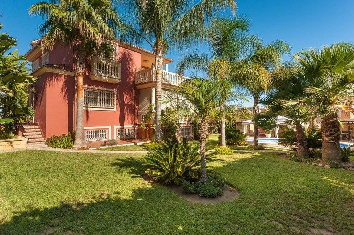 4 Bed Townhouse for sale in Playamar Costa Del Sol, Málaga, Spain