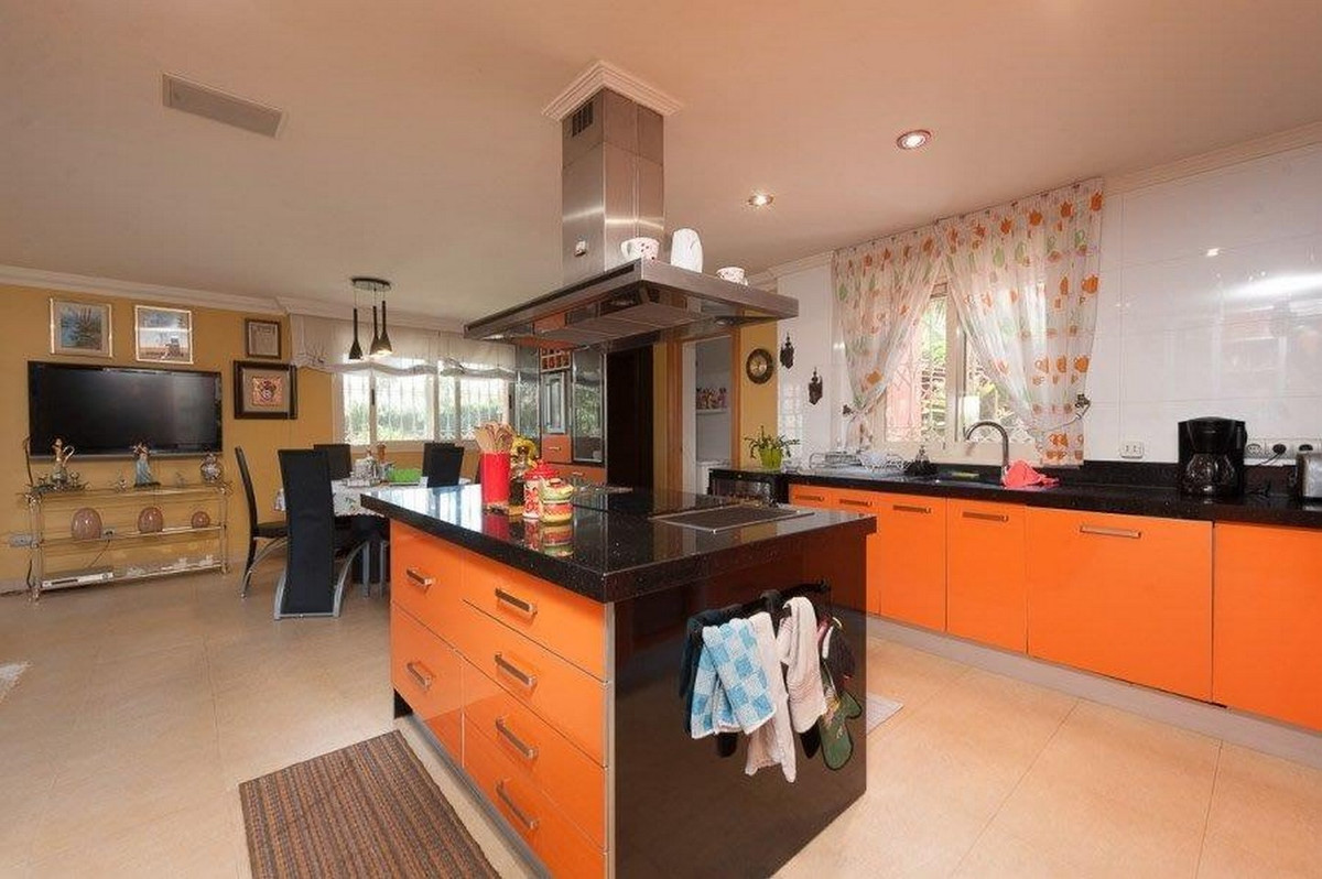 4 Bed Townhouse for sale in Playamar Costa Del Sol, Málaga, Spain