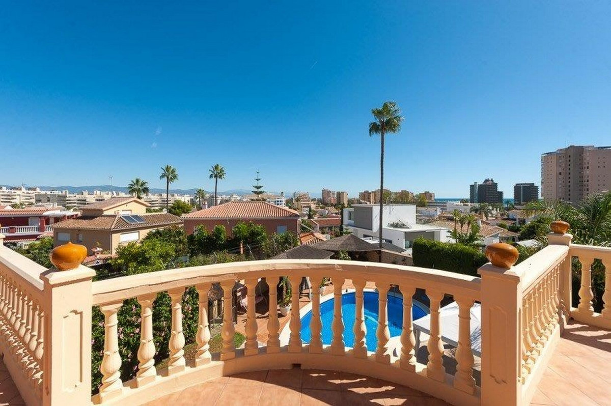 4 Bed Townhouse for sale in Playamar Costa Del Sol, Málaga, Spain