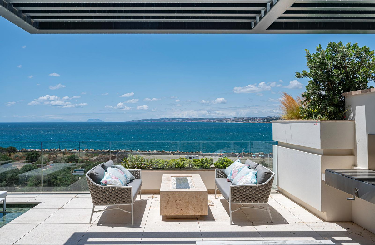 2 Bed Apartment for sale in Estepona Costa Del Sol, Málaga, Spain
